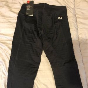 BRAND NEW Under Armour Base Layer Leggings XS